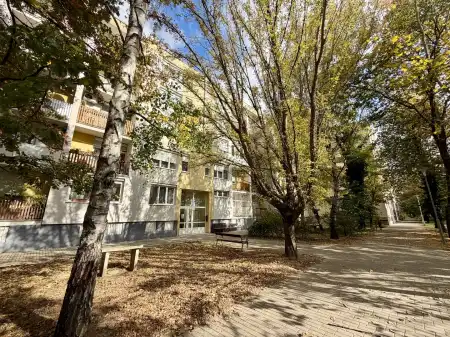 eladó panellakás, Komárom