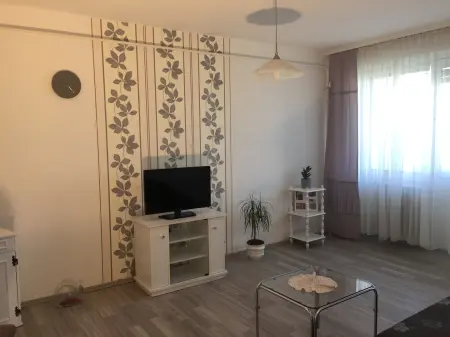Eladó panellakás, Mosonmagyaróvár 1 szoba 37 m² 33.9 M Ft