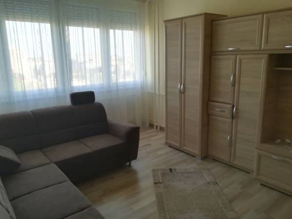eladó panellakás, Nyíregyháza