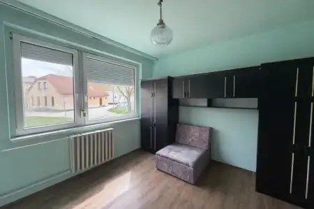 Eladó panellakás, Oroszlány 2 szoba 53 m² 35.99 M Ft
