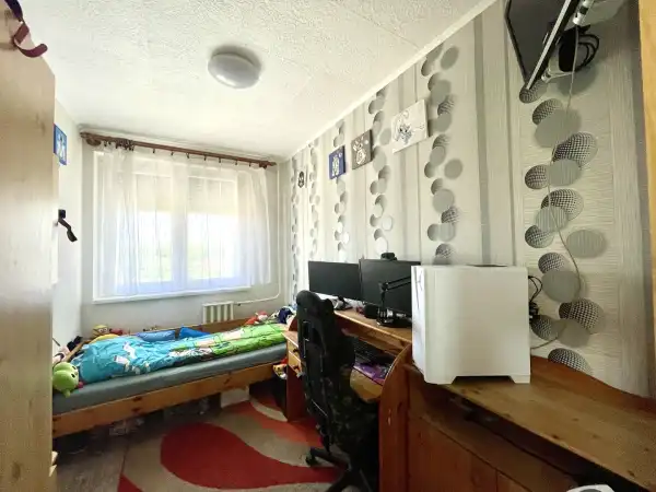 Eladó panellakás, Oroszlány 1+2 szoba 53 m² 27.5 M Ft