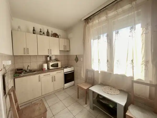 Eladó panellakás, Oroszlány 2 szoba 49 m² 27 M Ft