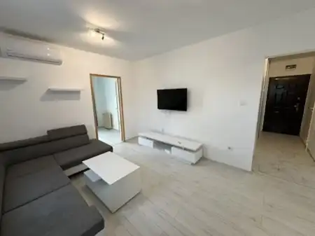eladó panellakás, Paks