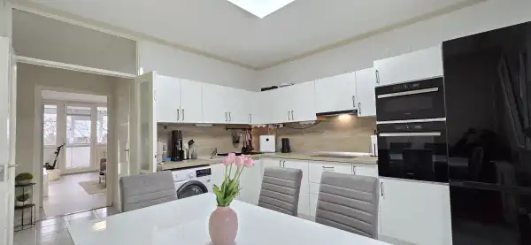 Eladó panellakás, Paks 2+1 szoba 57 m² 46.99 M Ft