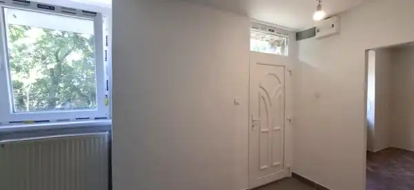 Eladó panellakás, Petőfibánya 1 szoba 38 m² 26 M Ft