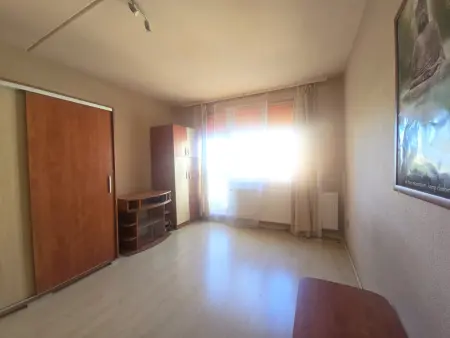 eladó panellakás, Sopron