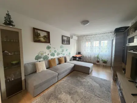 Eladó panellakás, Székesfehérvár 2 szoba 53 m² 52.9 M Ft