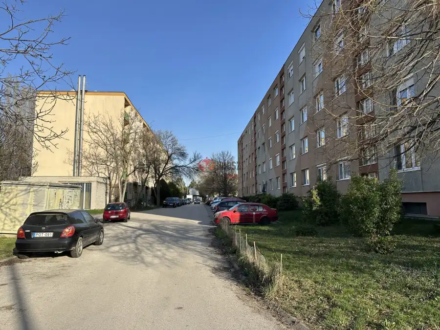 eladó panellakás, Székesfehérvár