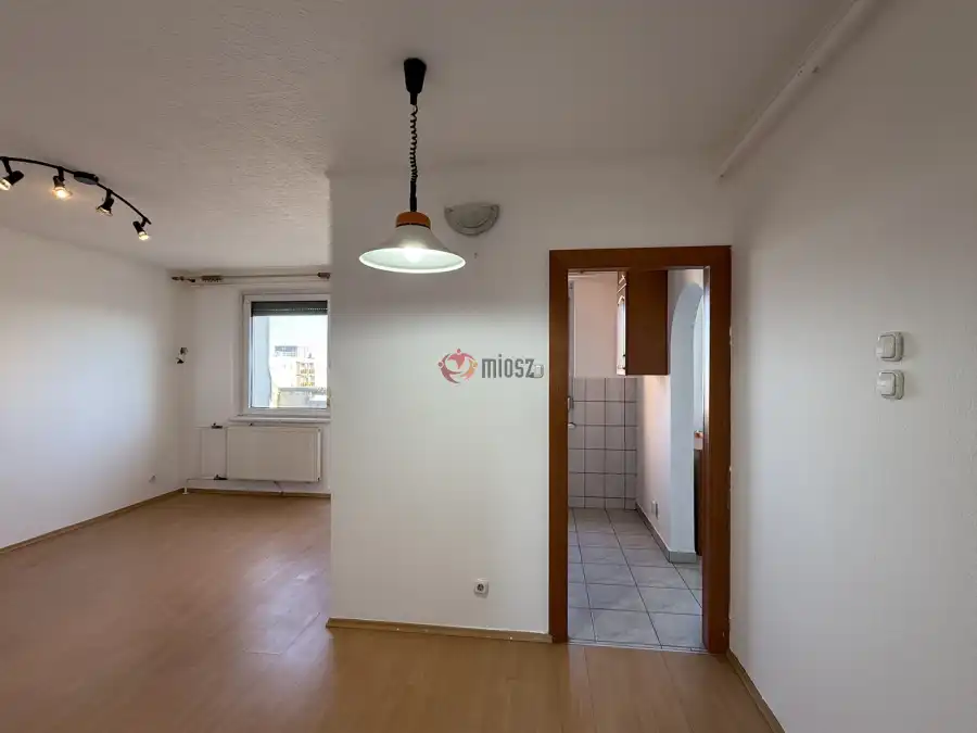 eladó panellakás, Székesfehérvár