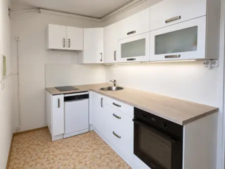 Eladó panellakás, Tata 2+2 szoba 67 m² 65 M Ft