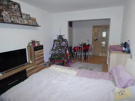 eladó panellakás, Tatabánya