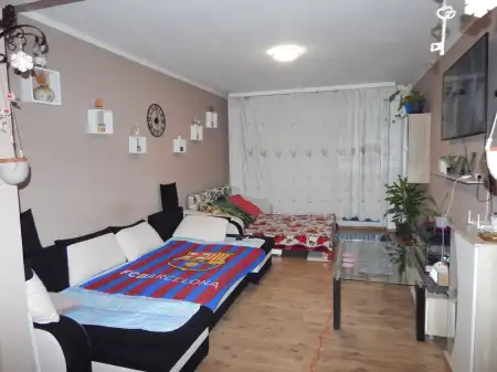 eladó panellakás, Tatabánya