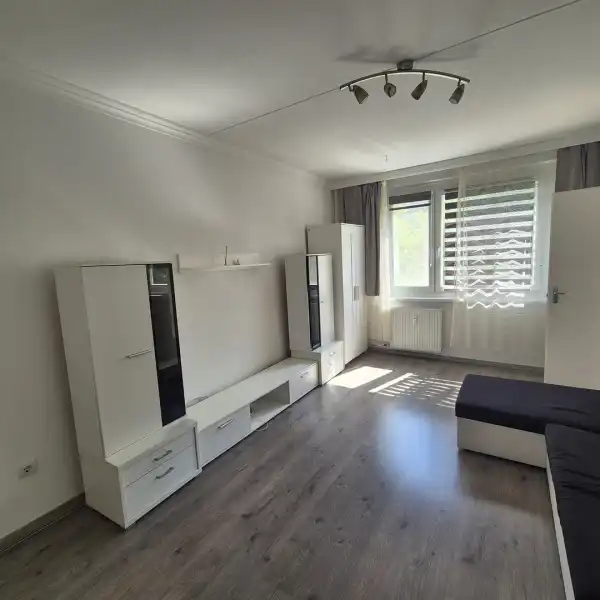 Eladó panellakás, Tiszaújváros 1+1 szoba 37 m² 22 M Ft