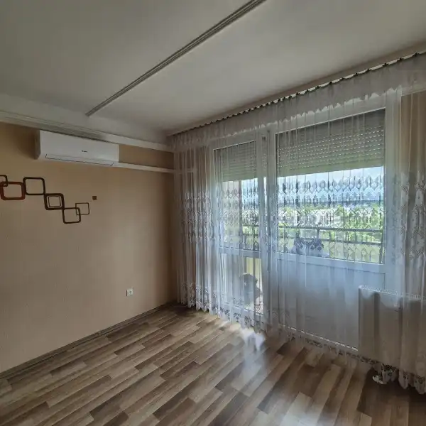 Eladó panellakás, Tiszaújváros 1+1 szoba 37 m² 20.9 M Ft