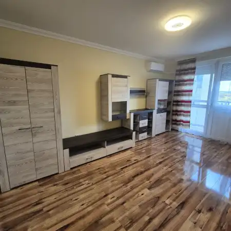 Eladó panellakás, Tiszaújváros 3 szoba 75 m² 42.5 M Ft