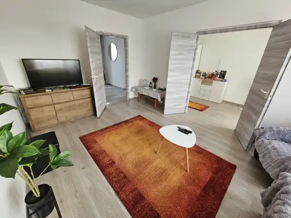 Eladó panellakás, Tiszaújváros 2+1 szoba 60 m² 37.9 M Ft