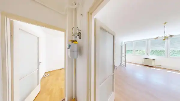 Eladó panellakás, Vác 2 szoba 57 m² 65 M Ft