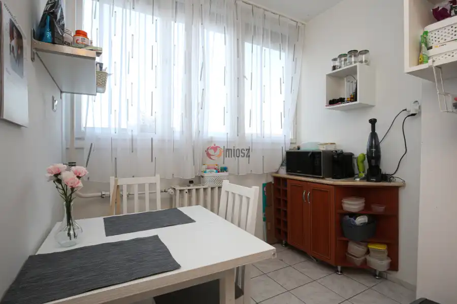 eladó panellakás, Vác