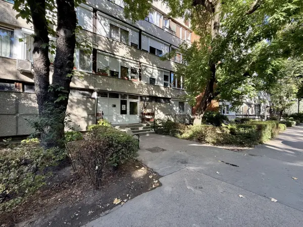 Eladó panellakás, Vác 2 szoba 56 m² 47.9 M Ft