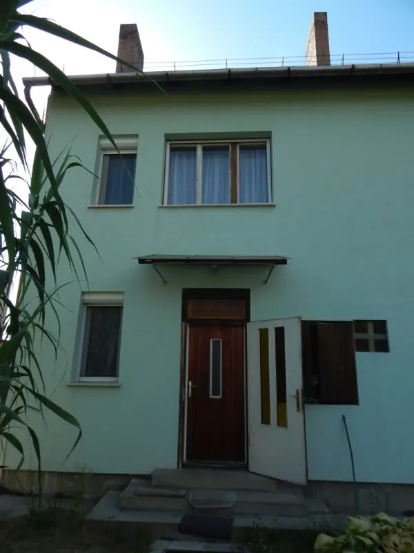 Eladó sorház, Lábatlan 3 szoba 94 m² 45 M Ft