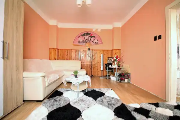 Eladó sorház, Sarkad 2 szoba 60 m² 9 M Ft