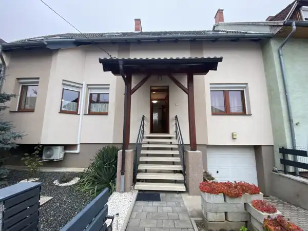 Eladó sorház, Sopron 6 szoba 209 m² 132.9 M Ft