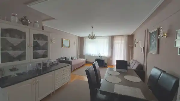 Eladó sorház, Vác 4 szoba 85 M Ft