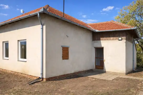 Eladó tanya, Békéscsaba 2 szoba 80 m² 12.9 M Ft