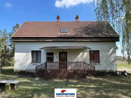 eladó tanya, Cegléd