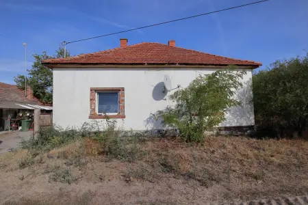 eladó tanya, Dóc