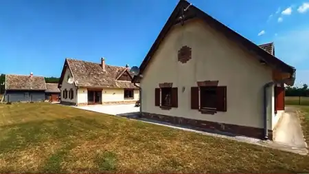 eladó tanya, Lajosmizse