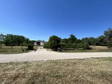 eladó tanya, Lajosmizse