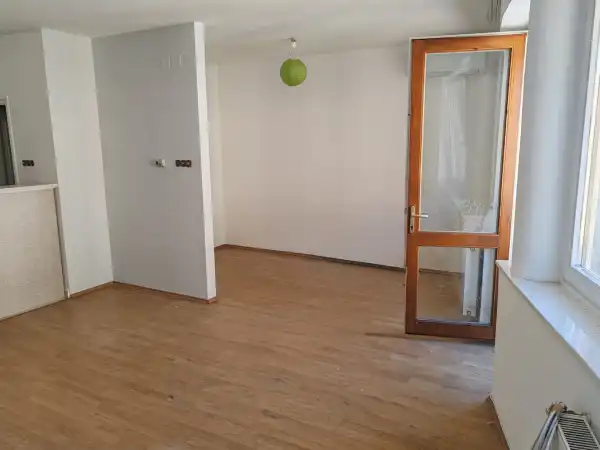 Eladó téglalakás, Békéscsaba 1 szoba 37 m² 30 M Ft