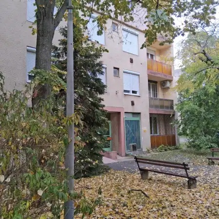 Eladó téglalakás, Békéscsaba 1+1 szoba 48 m² 23.6 M Ft