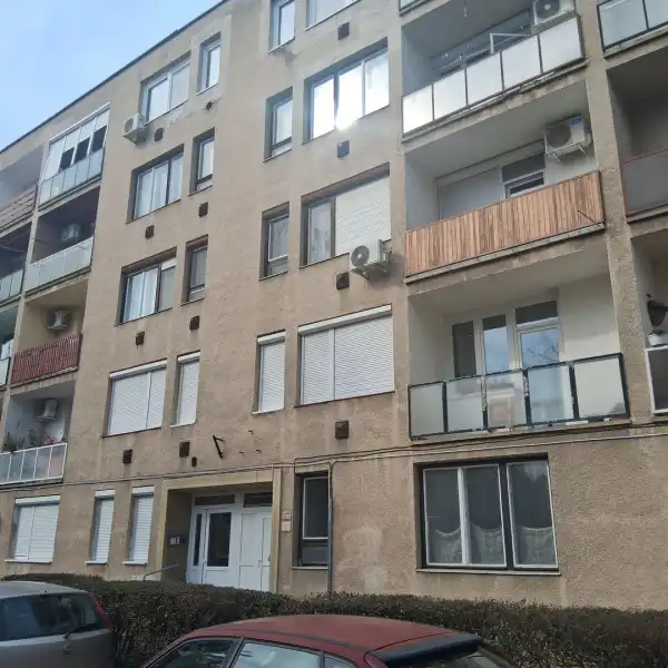 Eladó téglalakás, Békéscsaba 2 szoba 55 m² 28.8 M Ft