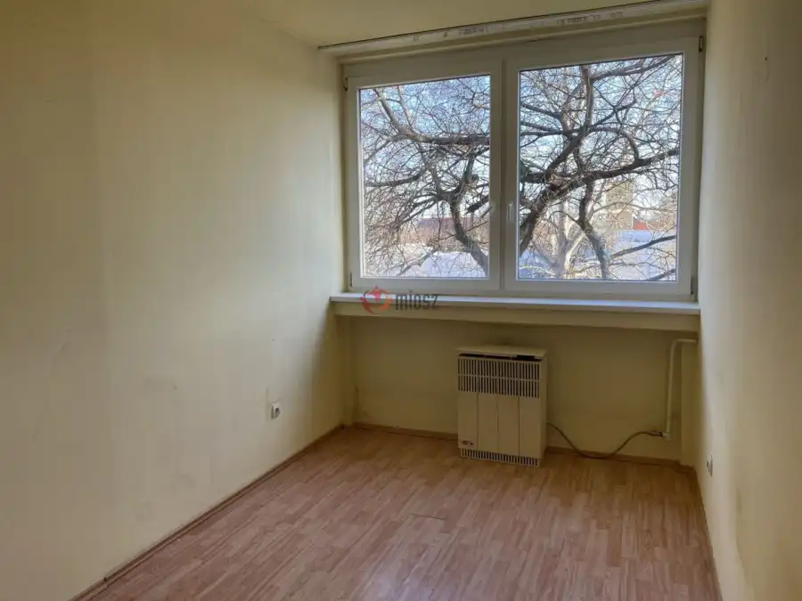 eladó téglalakás, Békéscsaba