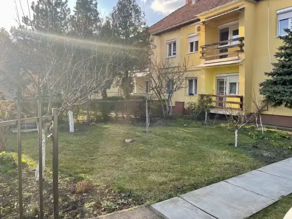 Eladó téglalakás, Békéscsaba 2+1 szoba 70 m² 37 M Ft