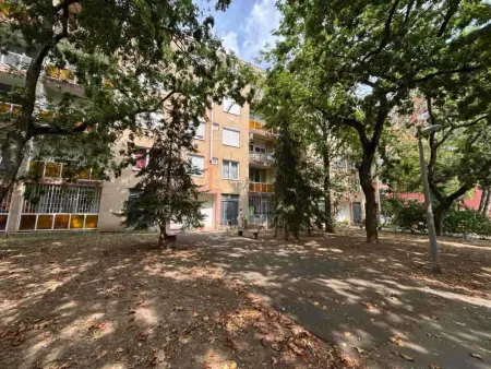 eladó téglalakás, Békéscsaba