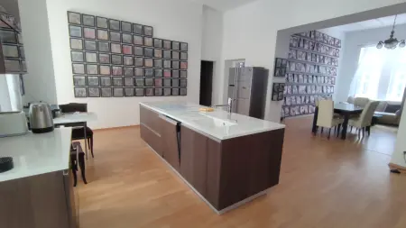 Eladó téglalakás, Budapest, VI. kerület 4+1 szoba 191 m² 226.9 M Ft