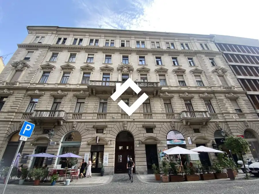 eladó téglalakás, Budapest, VI. kerület