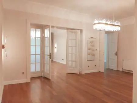 Eladó téglalakás, Budapest, VI. kerület 5 szoba 153 m² 299.9 M Ft