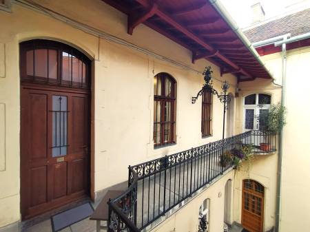 eladó téglalakás, Budapest, VI. kerület