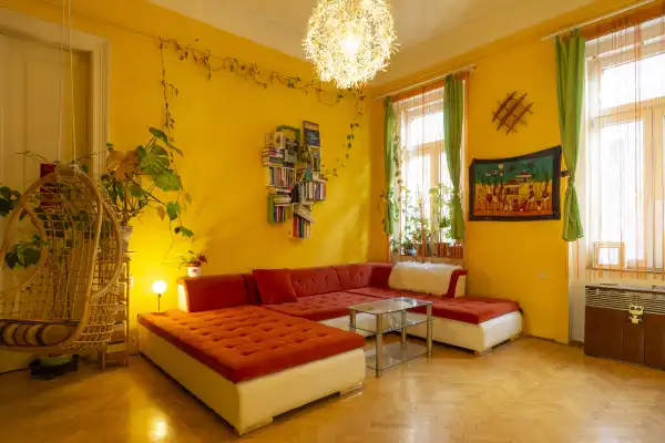 Eladó téglalakás, Budapest, VI. kerület 2 szoba 64 m² 75 M Ft