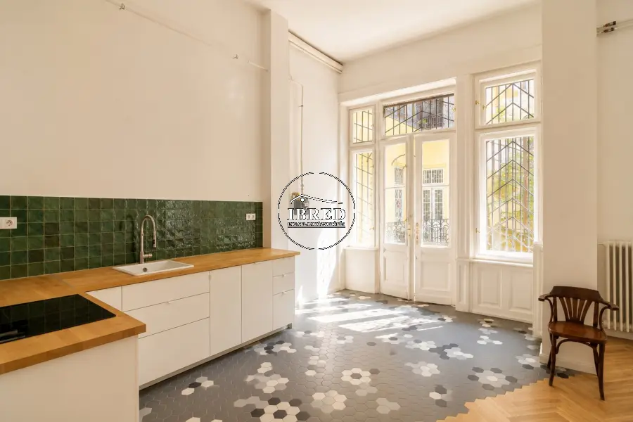 eladó téglalakás, Budapest, VI. kerület