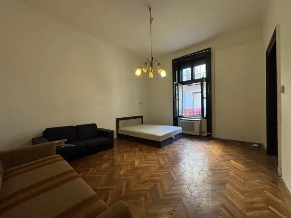 Eladó téglalakás, Budapest, VI. kerület 1 szoba 35 m² 43 M Ft