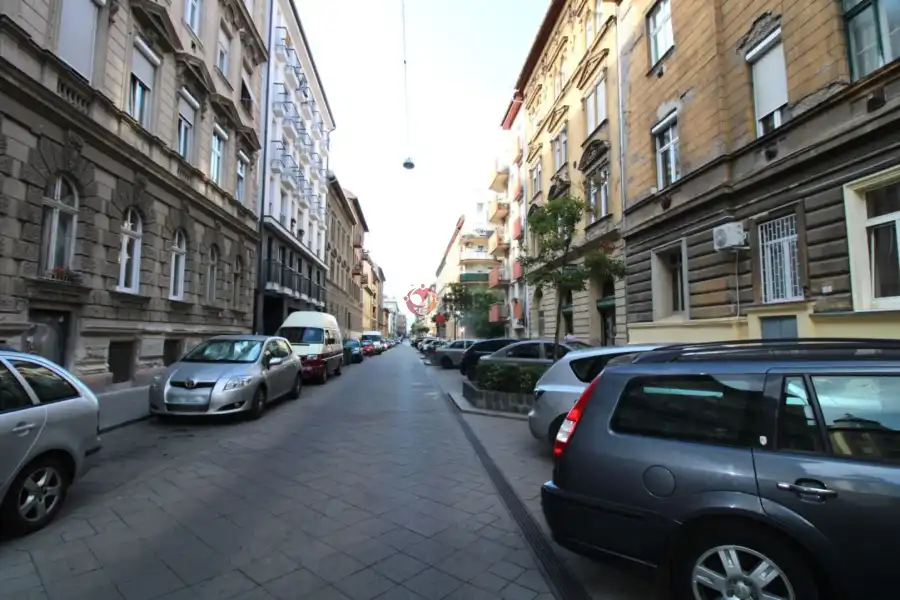 eladó téglalakás, Budapest, VII. kerület