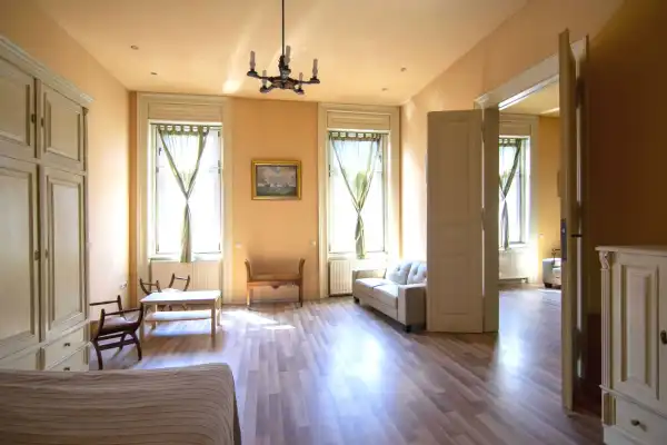 Eladó téglalakás, Budapest, VII. kerület 5 szoba 141 m² 180 M Ft
