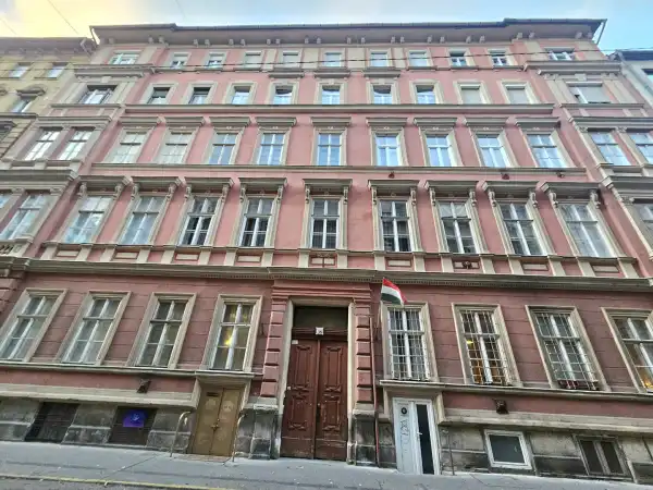 Eladó téglalakás, Budapest, VIII. kerület 1+1 szoba 30 m² 45.9 M Ft