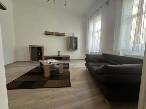 Eladó téglalakás, Budapest, XV. kerület 2 szoba 67 m² 69.9 M Ft