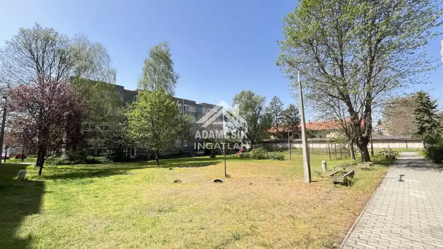 eladó téglalakás, Dabas